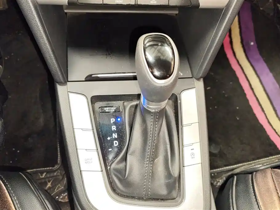 Hyundai Elantra 2016 Model 1.6L Automatic Smart Elite фото 16