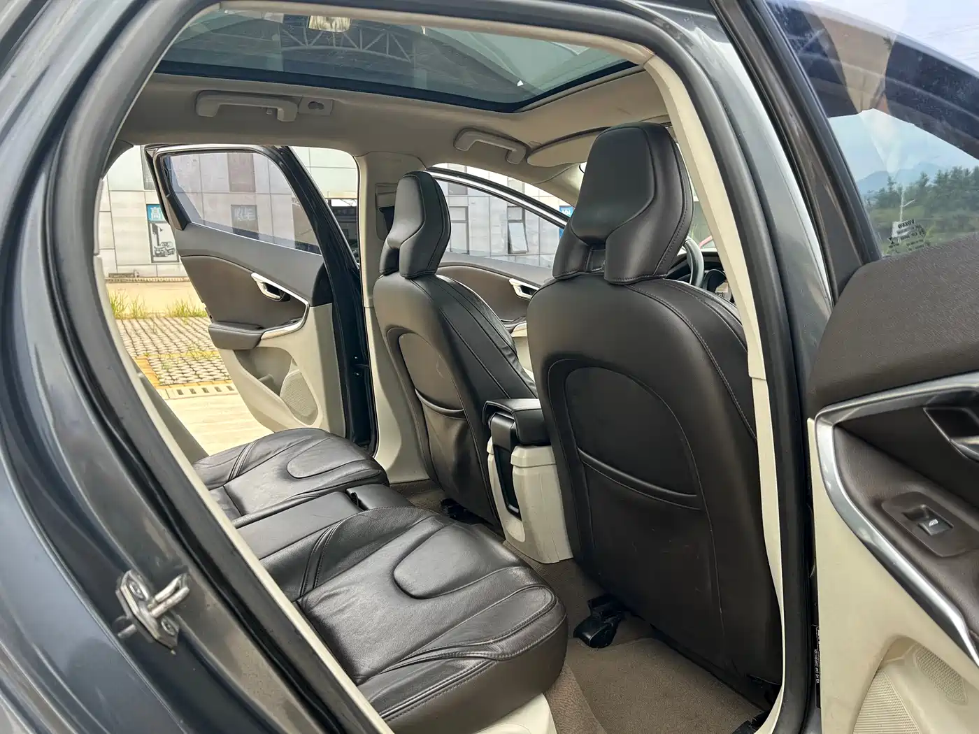 Volvo V40 2016 2014 2.0T Zhiya Edition