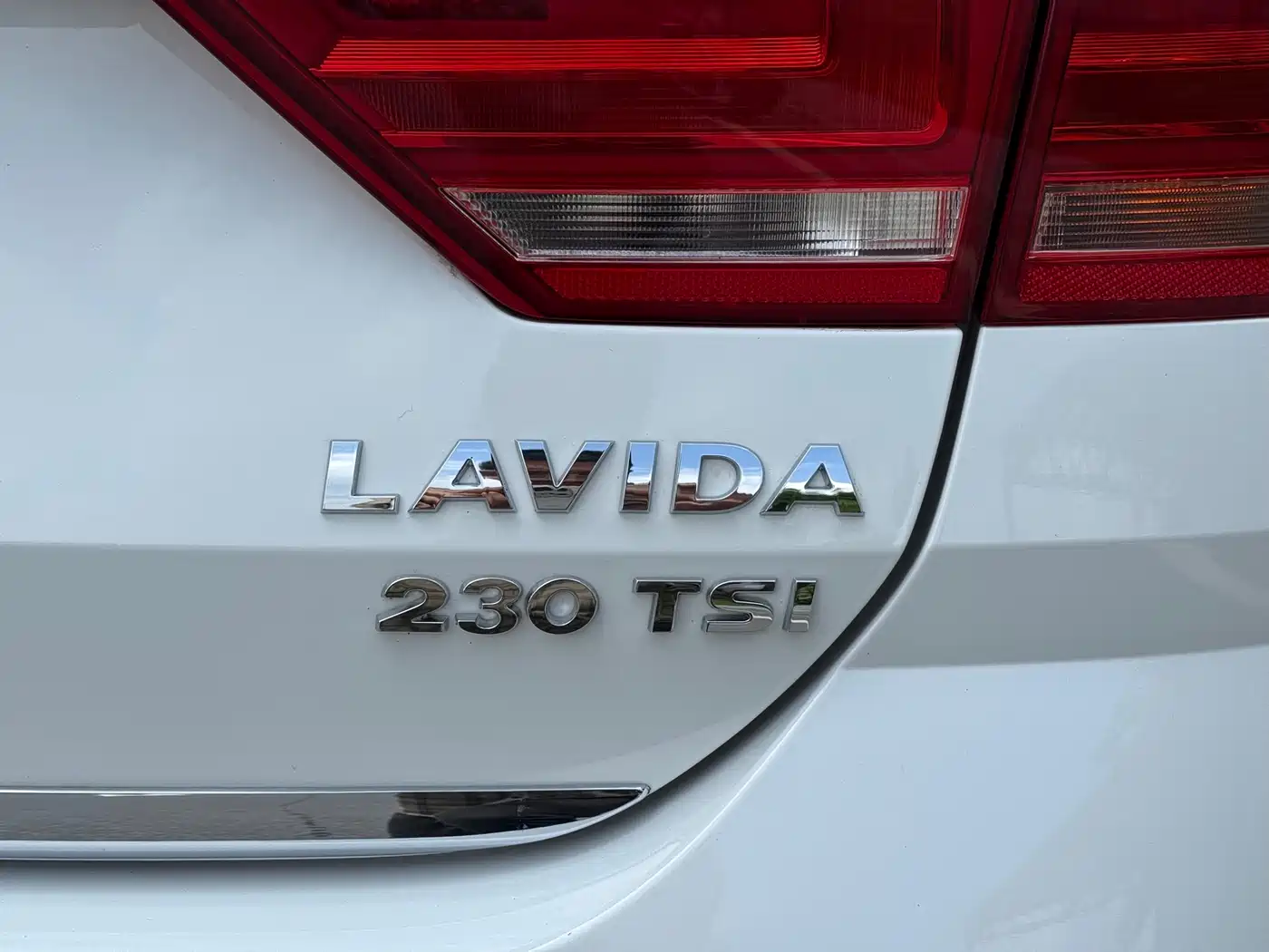 Volkswagen Lavida Tour 2017 230TSI Manual Comfort Edition фото 8