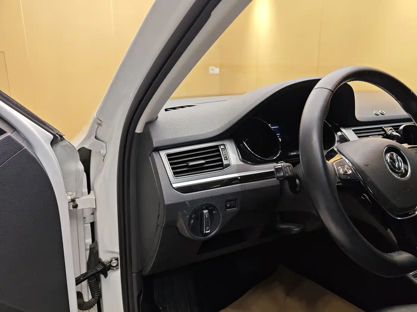 Volkswagen Bora 2018 1.5L Automatic Comfort фото 11