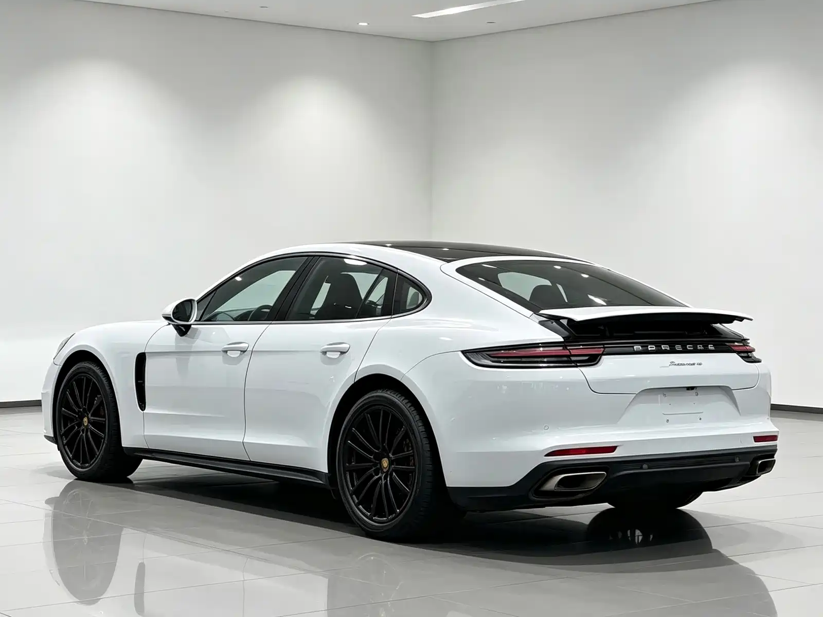 Photo 13 - Porsche Panamera