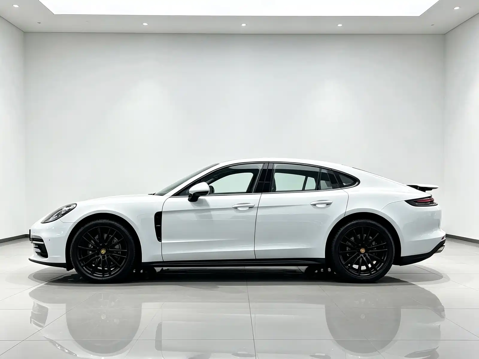 Photo 4 - Porsche Panamera