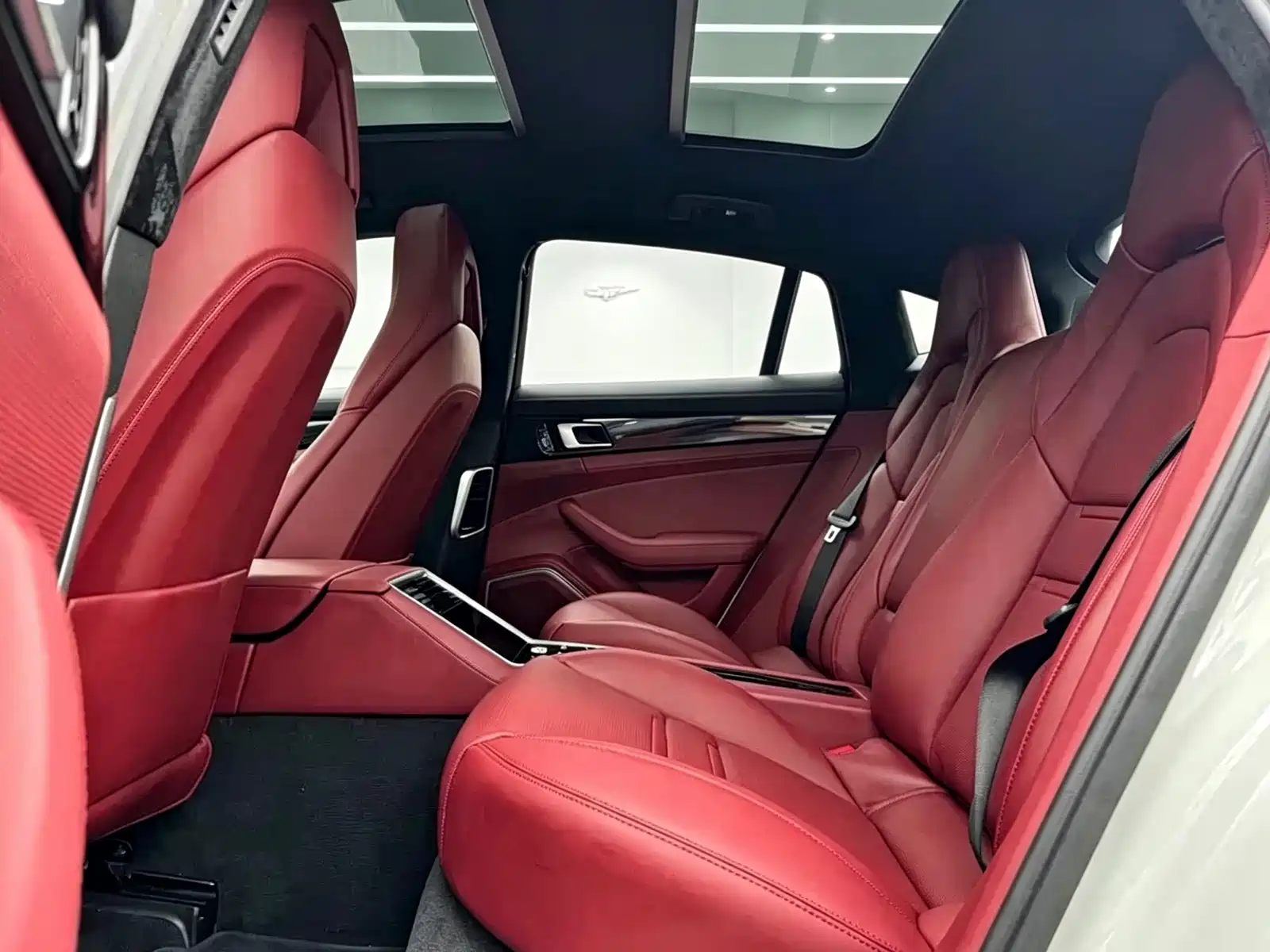 Photo 10 - Porsche Panamera