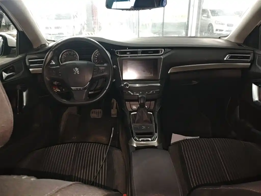 Peugeot 408 2018 350THP Automatic Luxury Edition фото 10