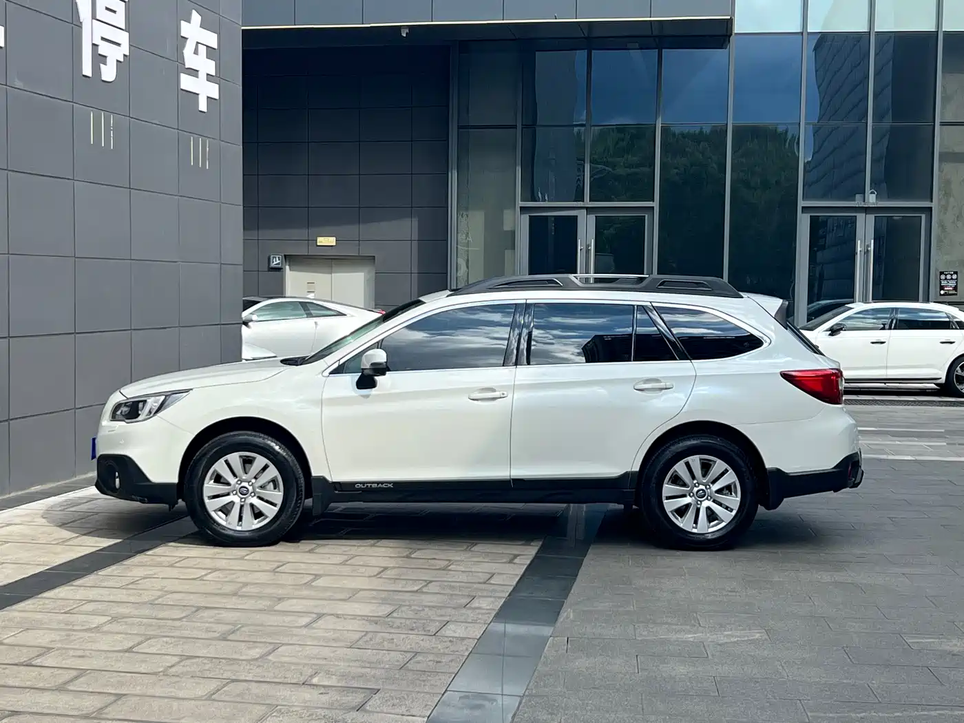 SUBARU OUTBACK