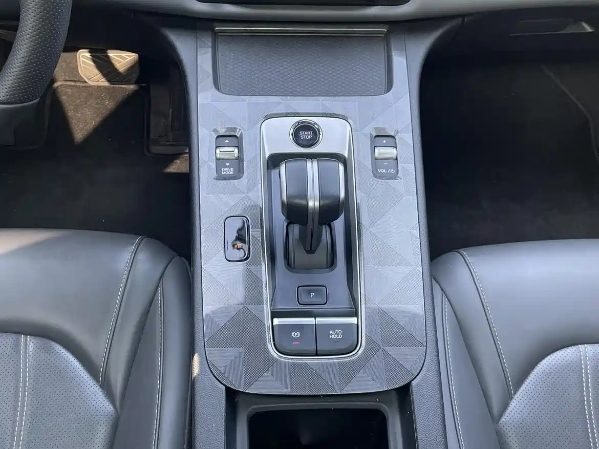 GAC Trumpchi Trumpchi Emkoo 2021 270T DCT J10 Sprinter Edition фото 14