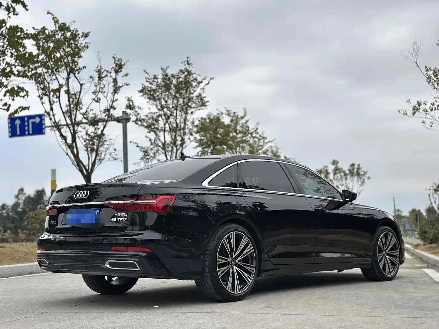 Audi A6L 2021 45 TFSI Exclusive Elegance фото 4