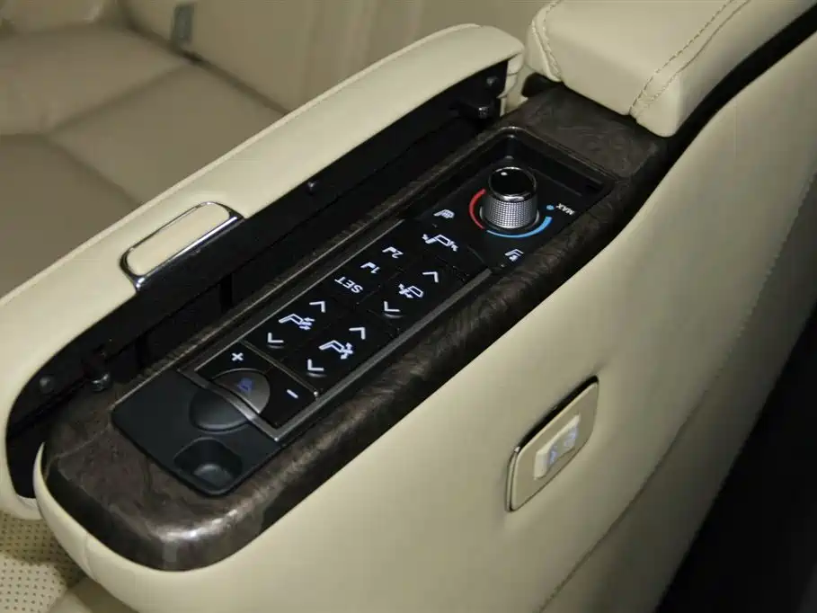 Toyota Alphard 2021 Hybrid 2.5L Premium фото 24