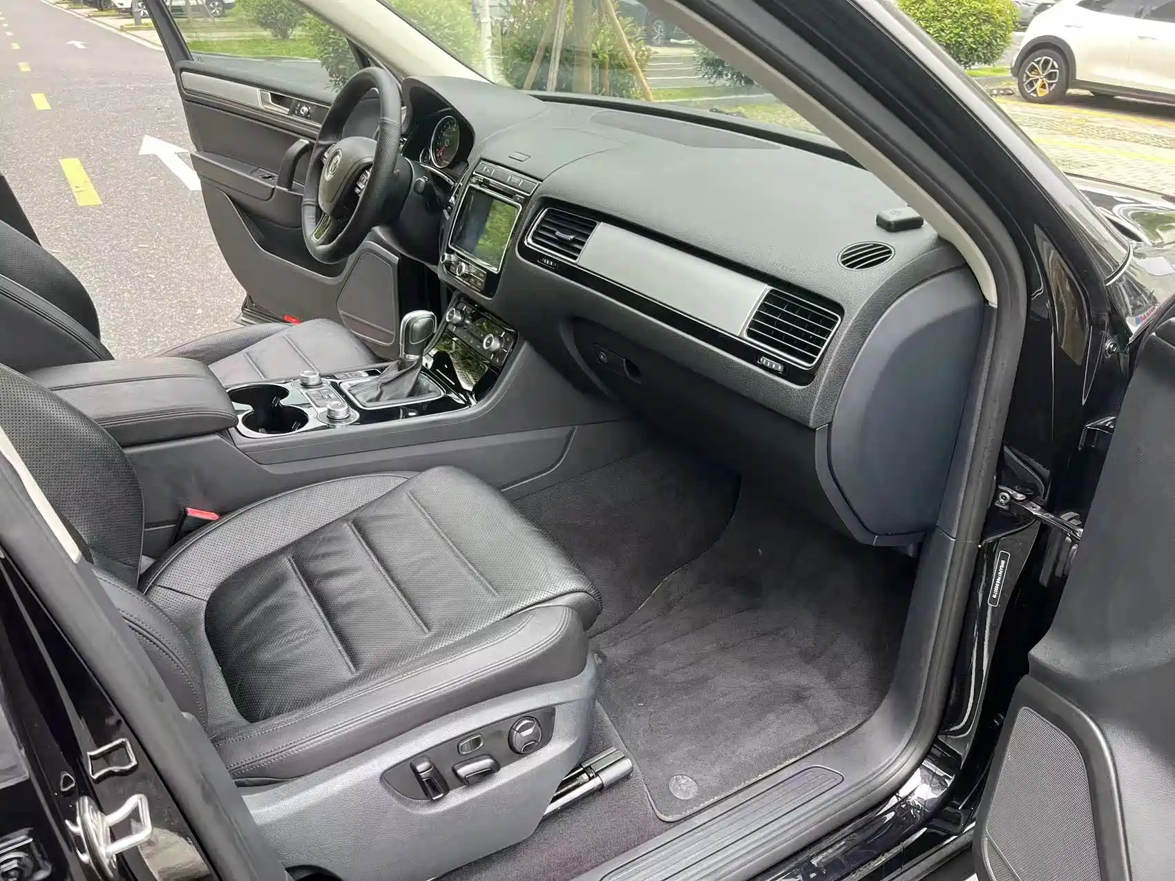 Фото 6 - Volkswagen Touareg