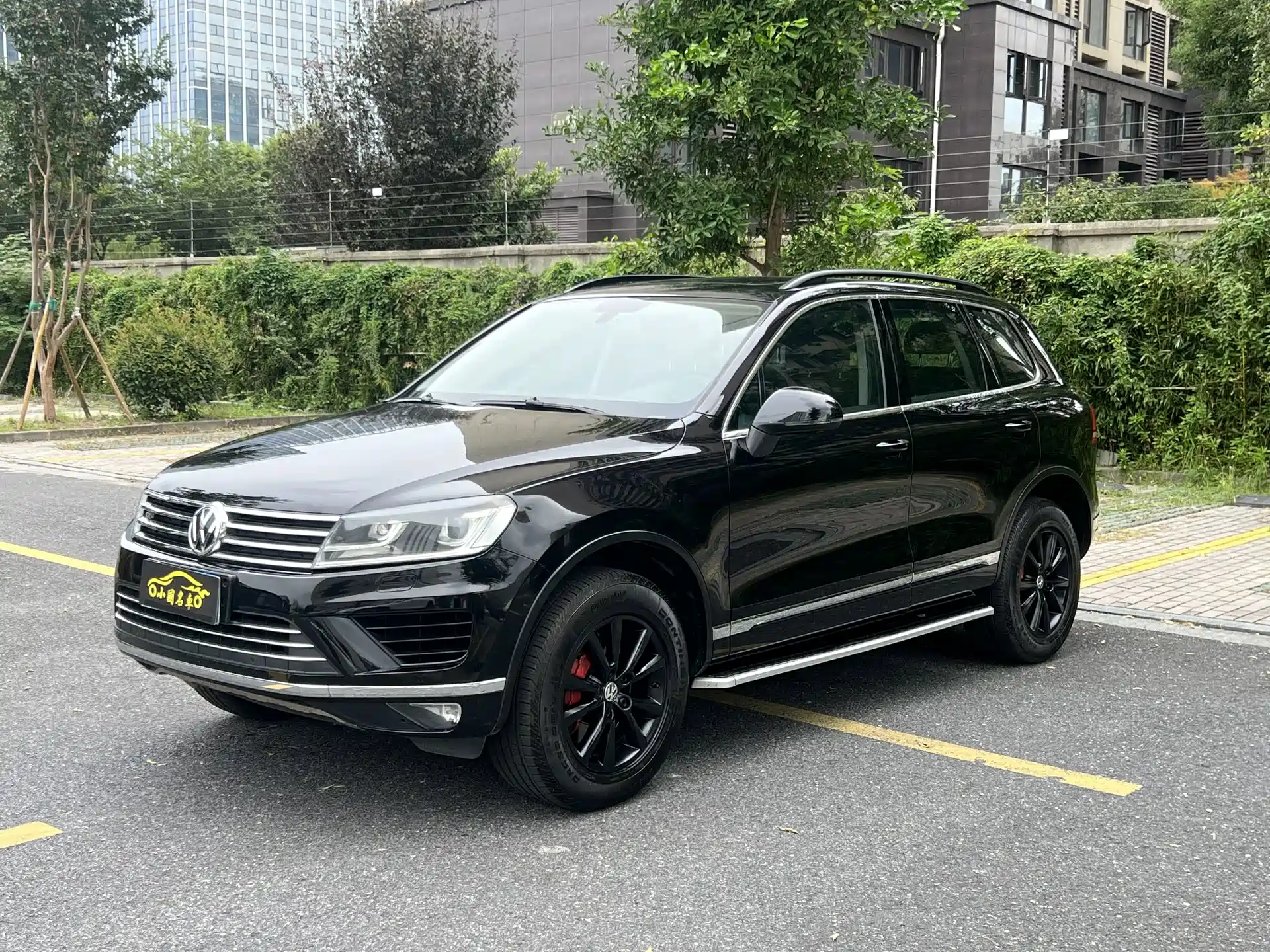 Фото 1 - Volkswagen Touareg
