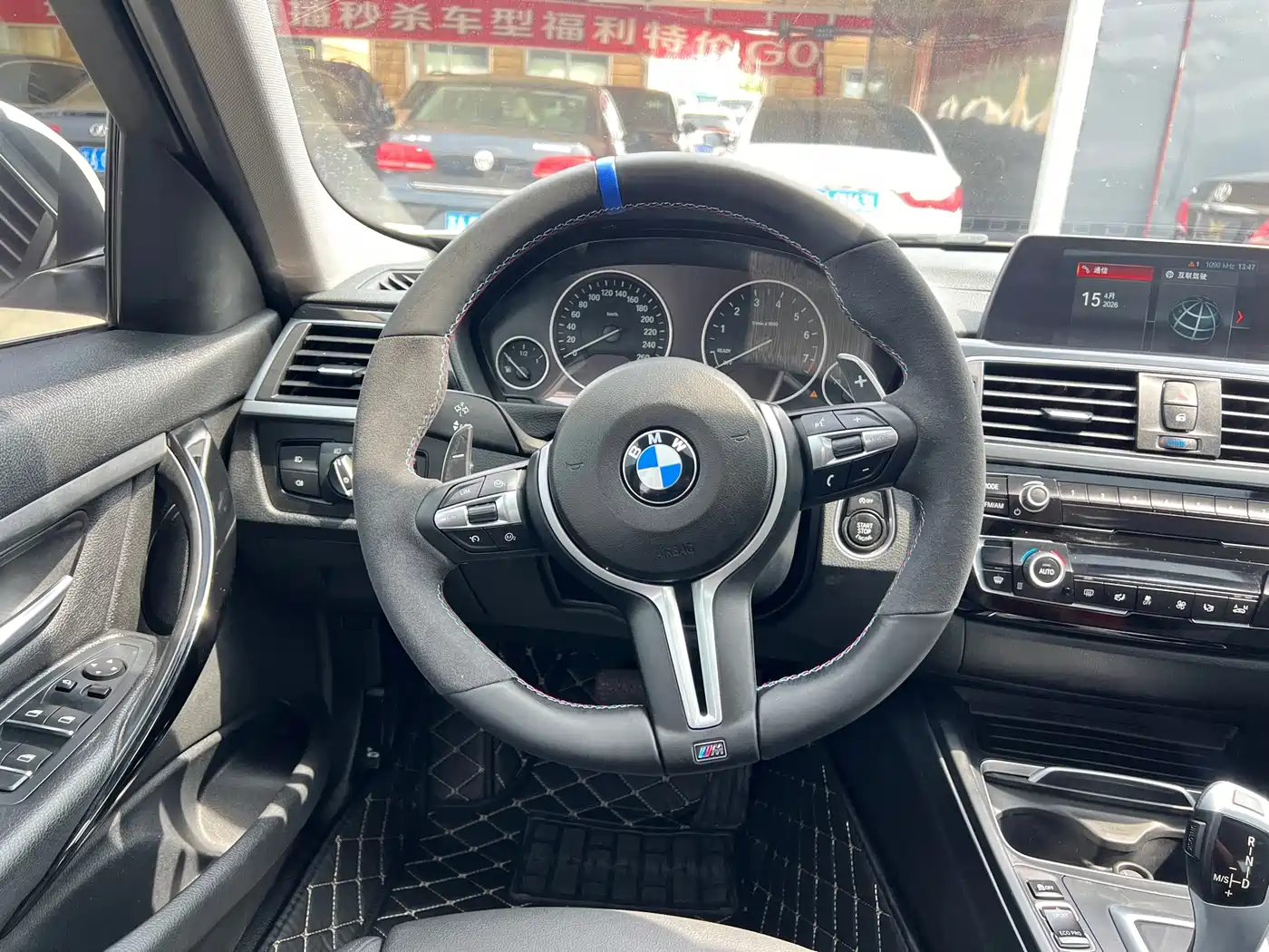 BMW 3 Series 2018 320i M Sport Black Night Edition фото 14