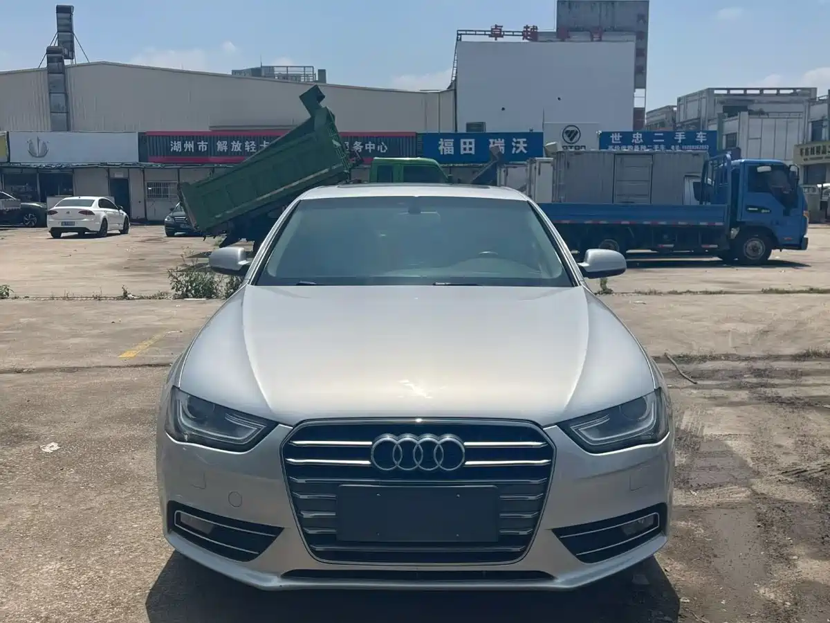 Audi A4L 2013 35 TFSI Automatic Standard фото 2