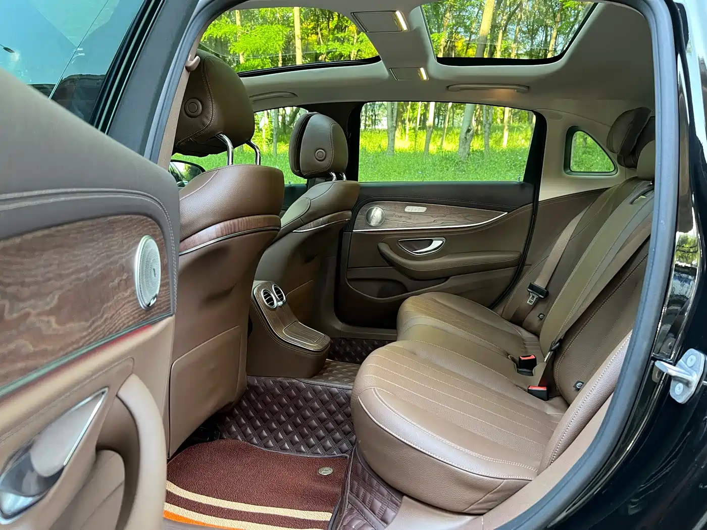 Mercedes-Benz E-Class 2022 E 300 L Fashion фото 13