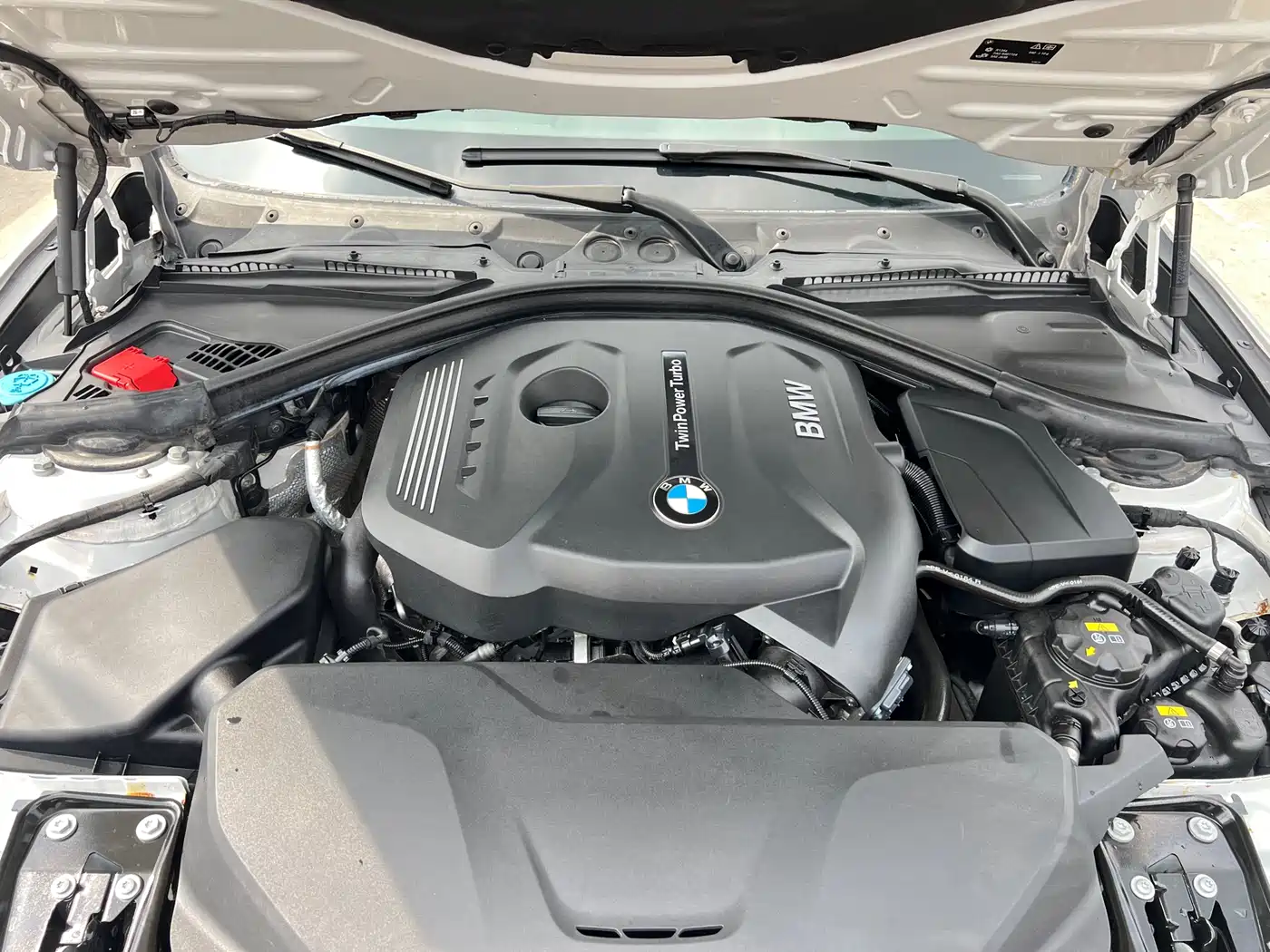 BMW 3 Series 2018 320i M Sport Black Night Edition фото 25