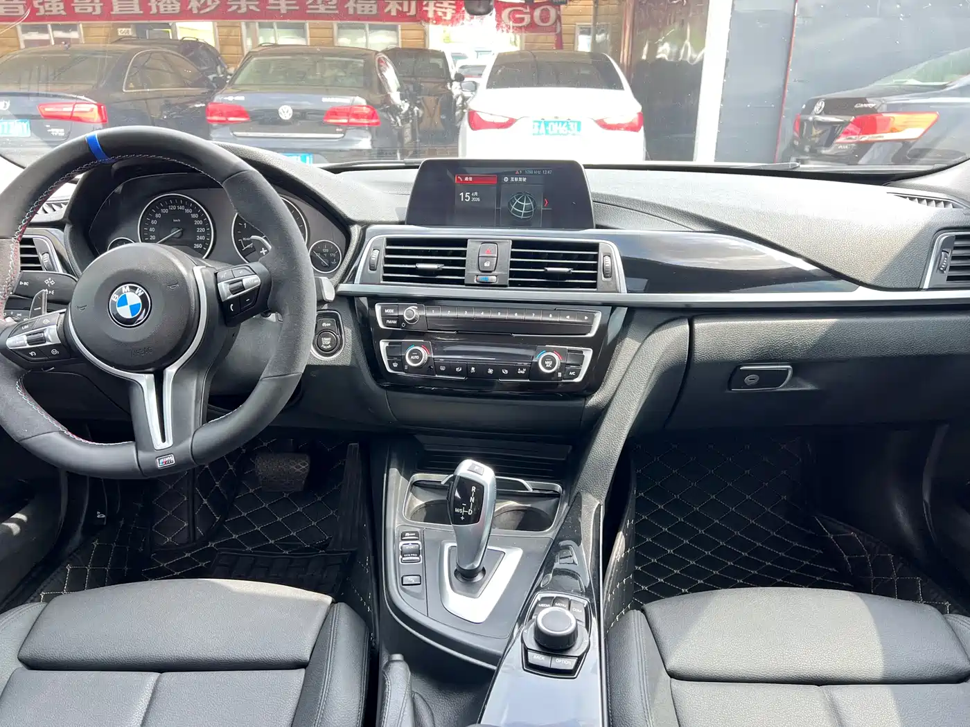 BMW 3 Series 2018 320i M Sport Black Night Edition фото 15