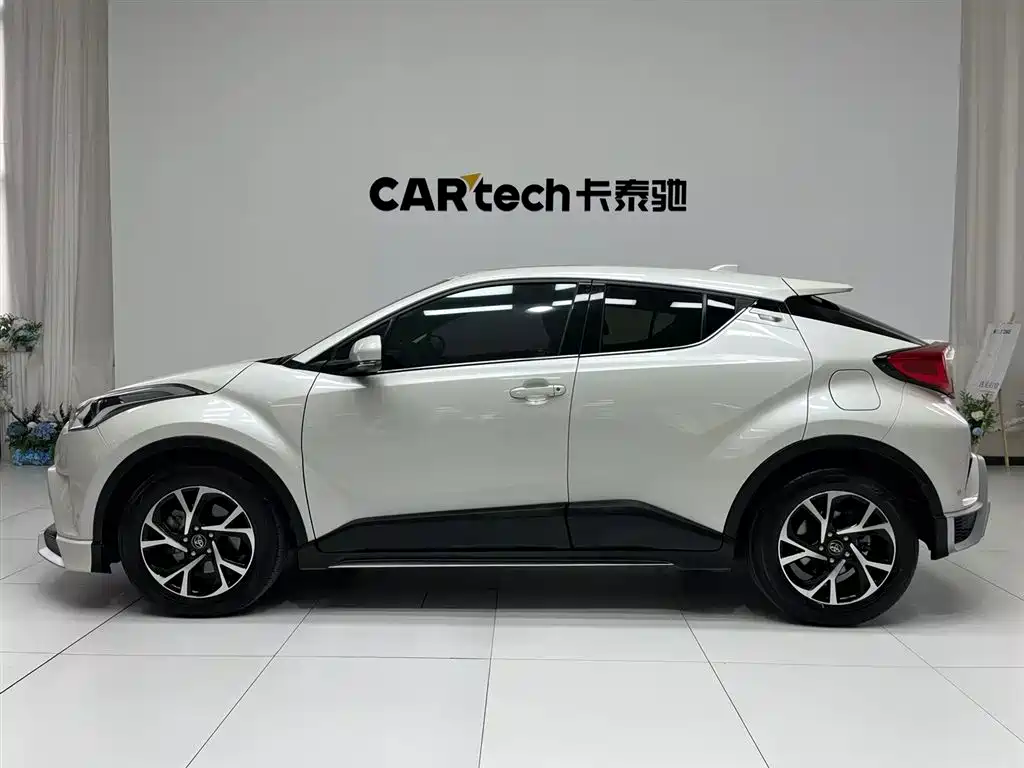Toyota C-HR 2018 2.0L Cool Run Leader Edition China V фото 17