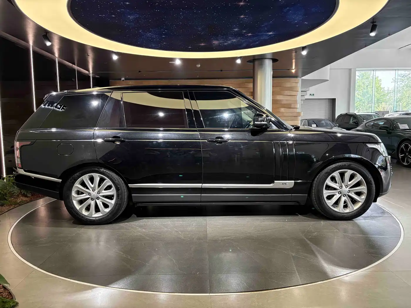Land Rover Range Rover 2016 3.0 SC V6 Vogue LWB фото 4