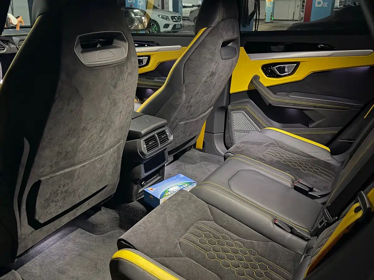 Lamborghini Urus 2024 2023 4.0T V8 S