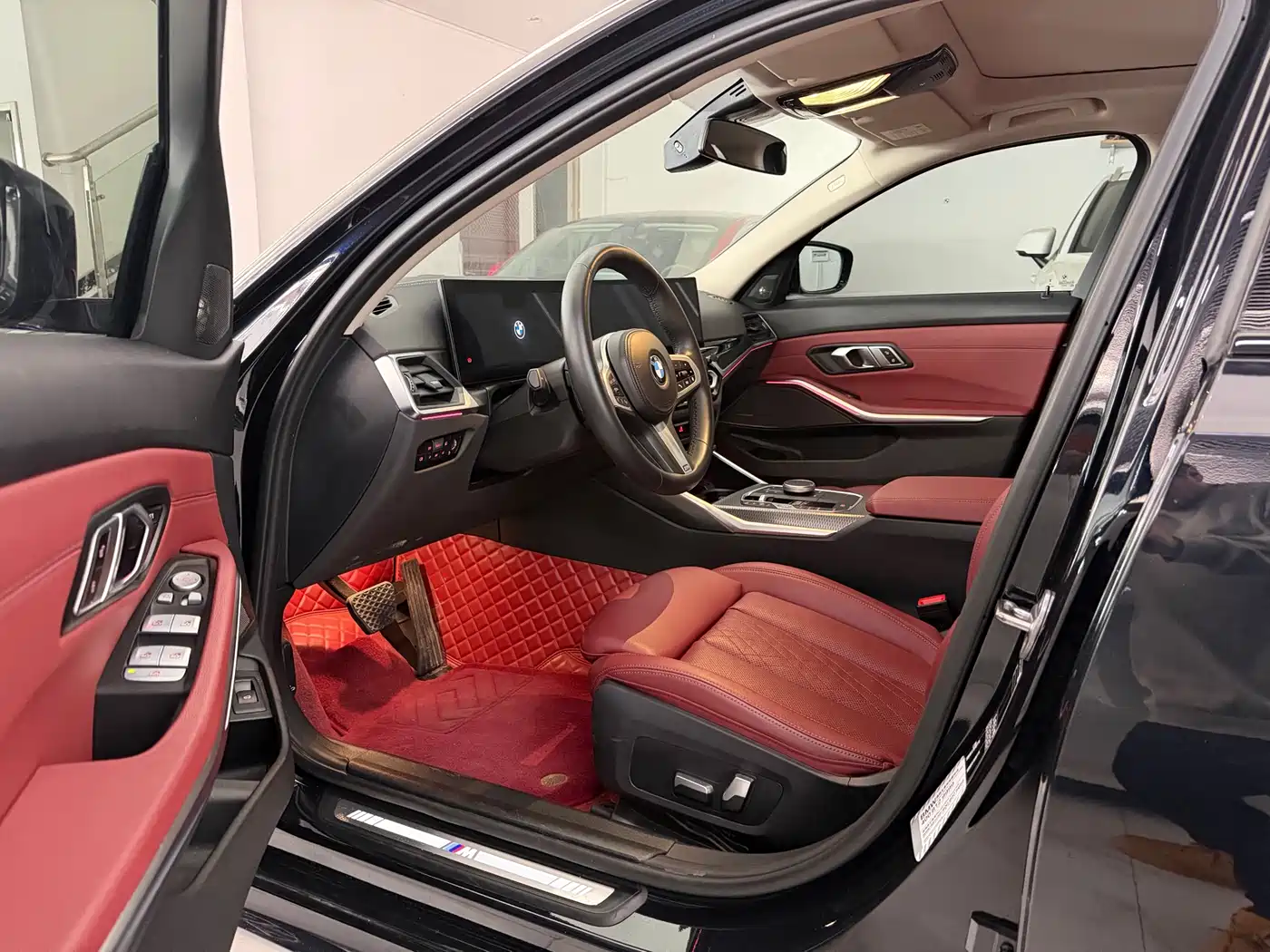 BMW 3 Series 2023 325Li M Sport Black Night Package фото 4