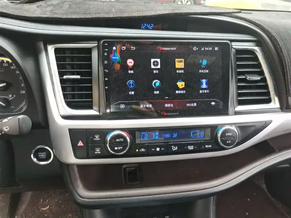 TOYOTA HIGHLANDER