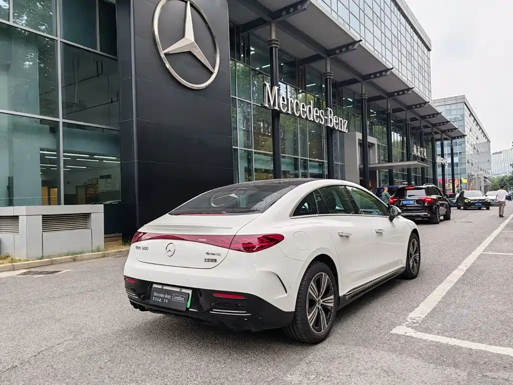 Фото 4 - Mercedes-Benz EQE