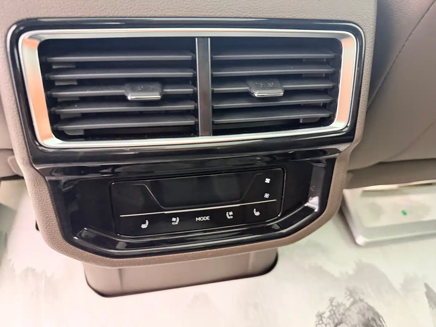Volkswagen Viloran 2024 380TSI Prestige Edition фото 17