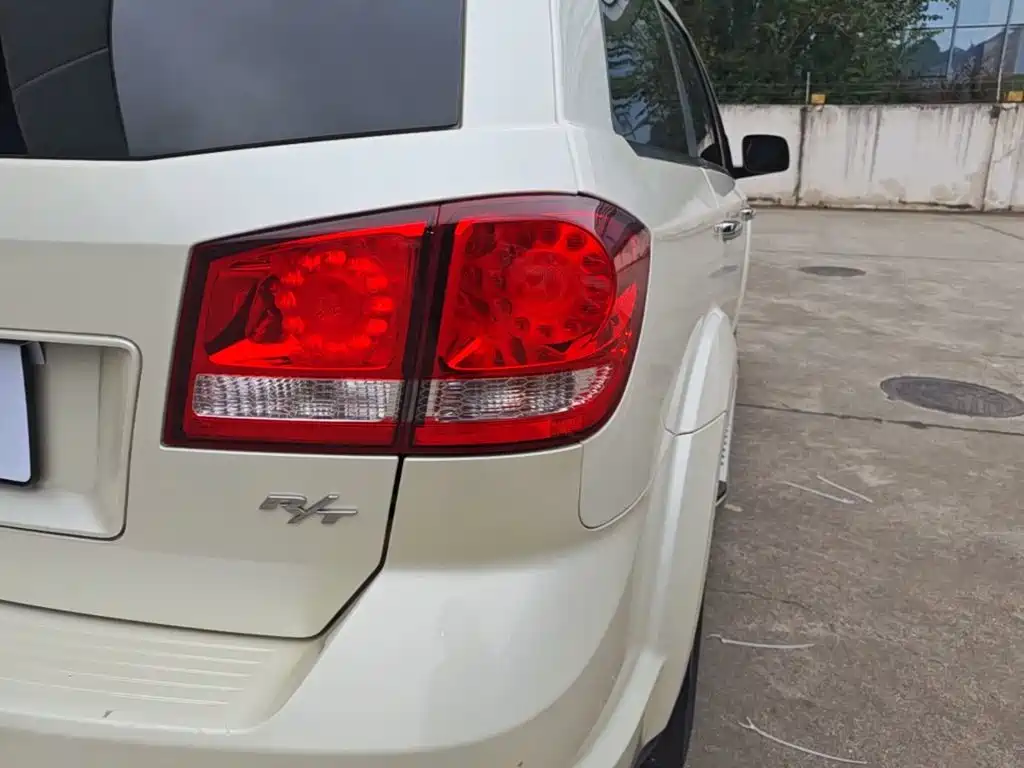 Dodge Journey 2016 2013 Model 2.4L 2WD Premium Edition
