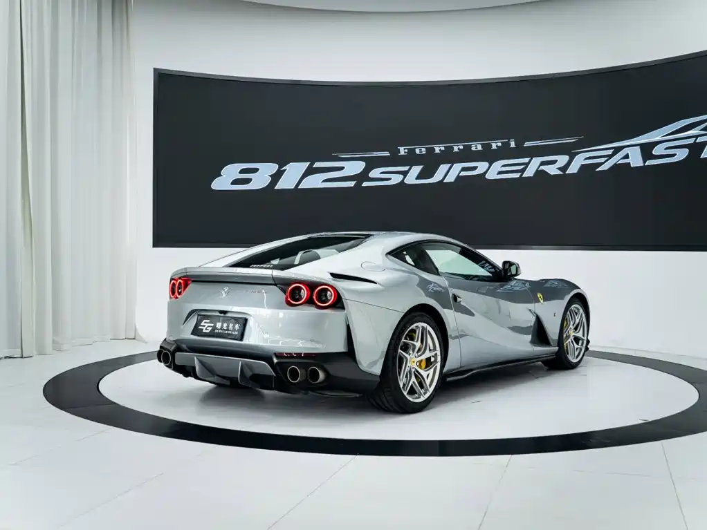 Ferrari 812 2019 2017 6.5L Superfast