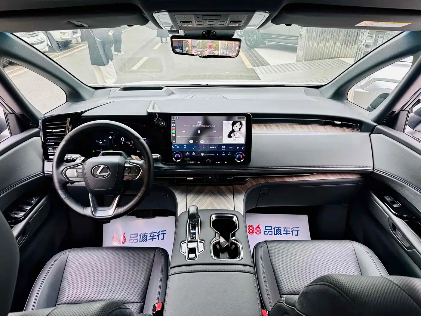 Lexus LM 2023 350h 7-Seater Elegance Edition фото 7