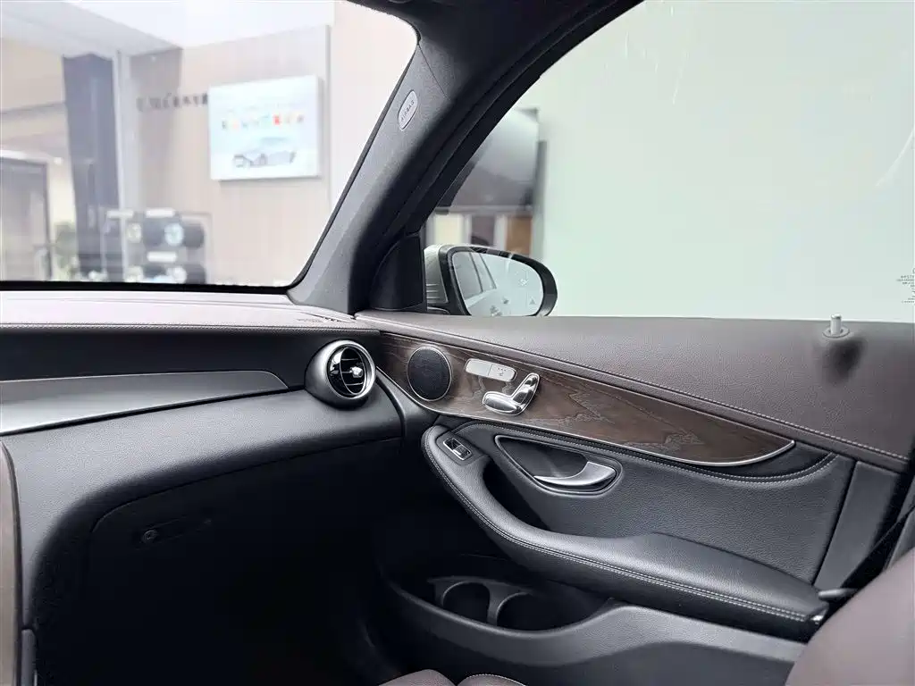 Mercedes-Benz GLC 2020 Facelift GLC 300 L 4MATIC Dynamic фото 37
