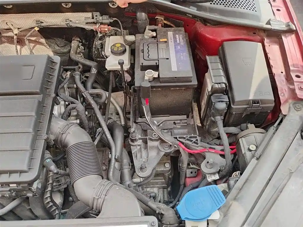 Volkswagen Golf 2017 1.6L Auto Comfort Millionth Edition фото 21