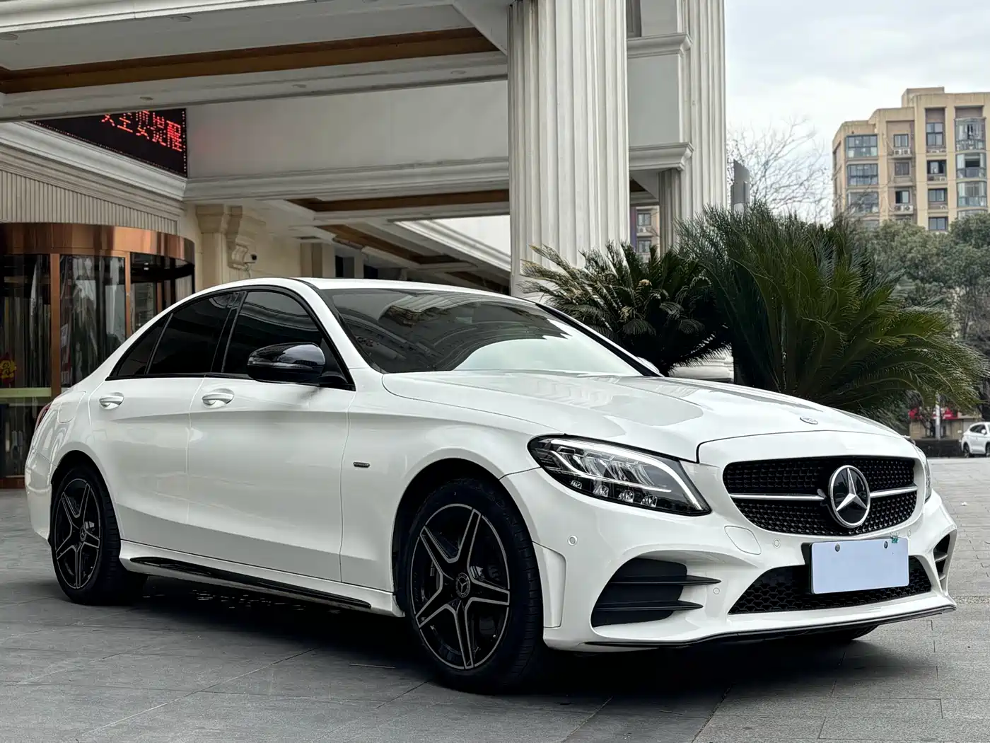 MERCEDES-BENZ CLASS C