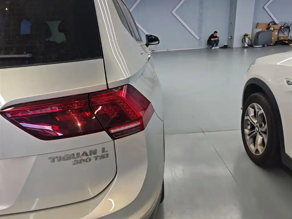 Volkswagen Tiguan L 2019 380TSI Auto AWD Smart Luxury Edition China V фото 8