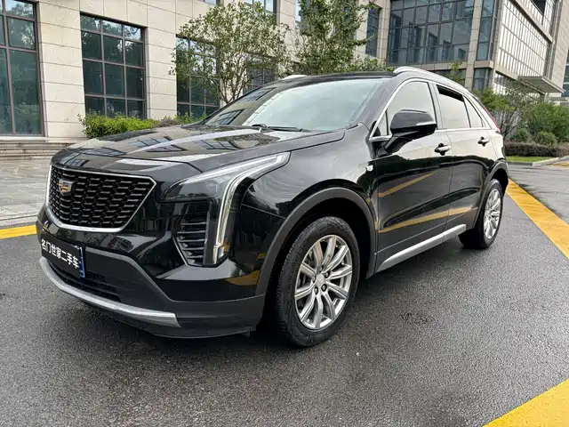 CADILLAC XT4