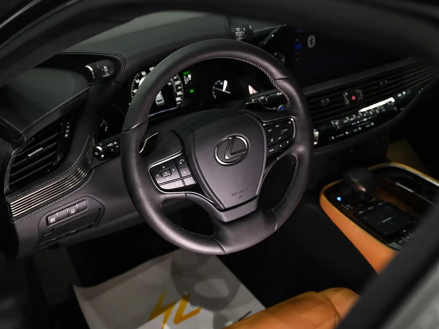 LEXUS LS
