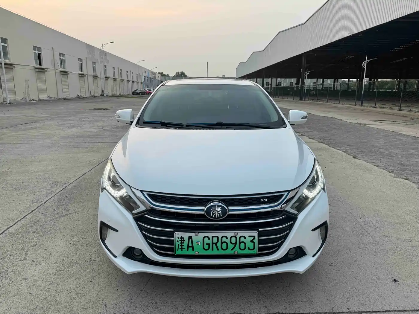 BYD Qin New Energy 2017 2017 1.5T Premium Model