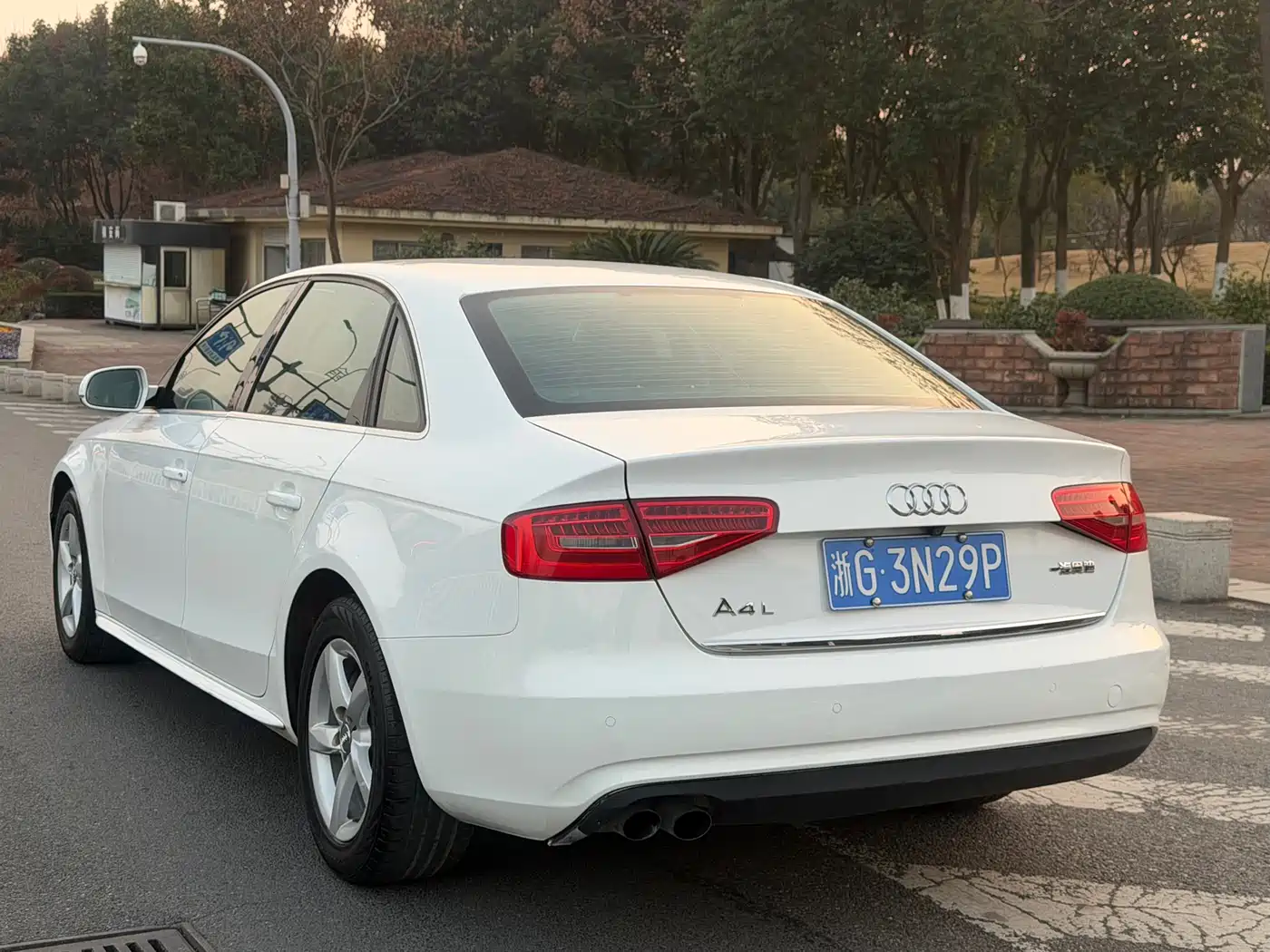 Audi A4L 2016 30 TFSI Collector's Edition Automatic Comfort фото 5