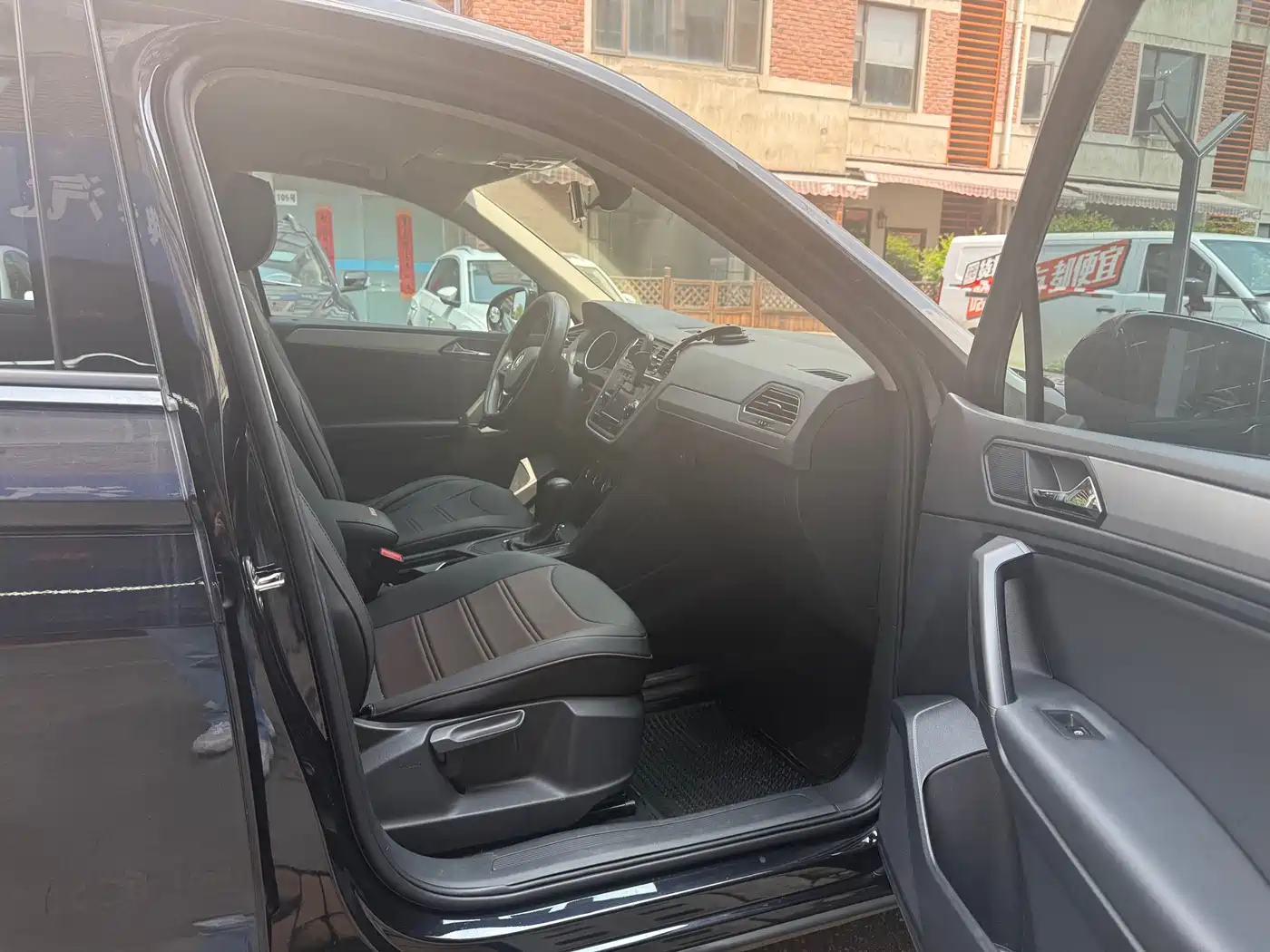 Volkswagen Tiguan L 2018 Facelift 330TSI Automatic 2WD Trend Edition фото 14