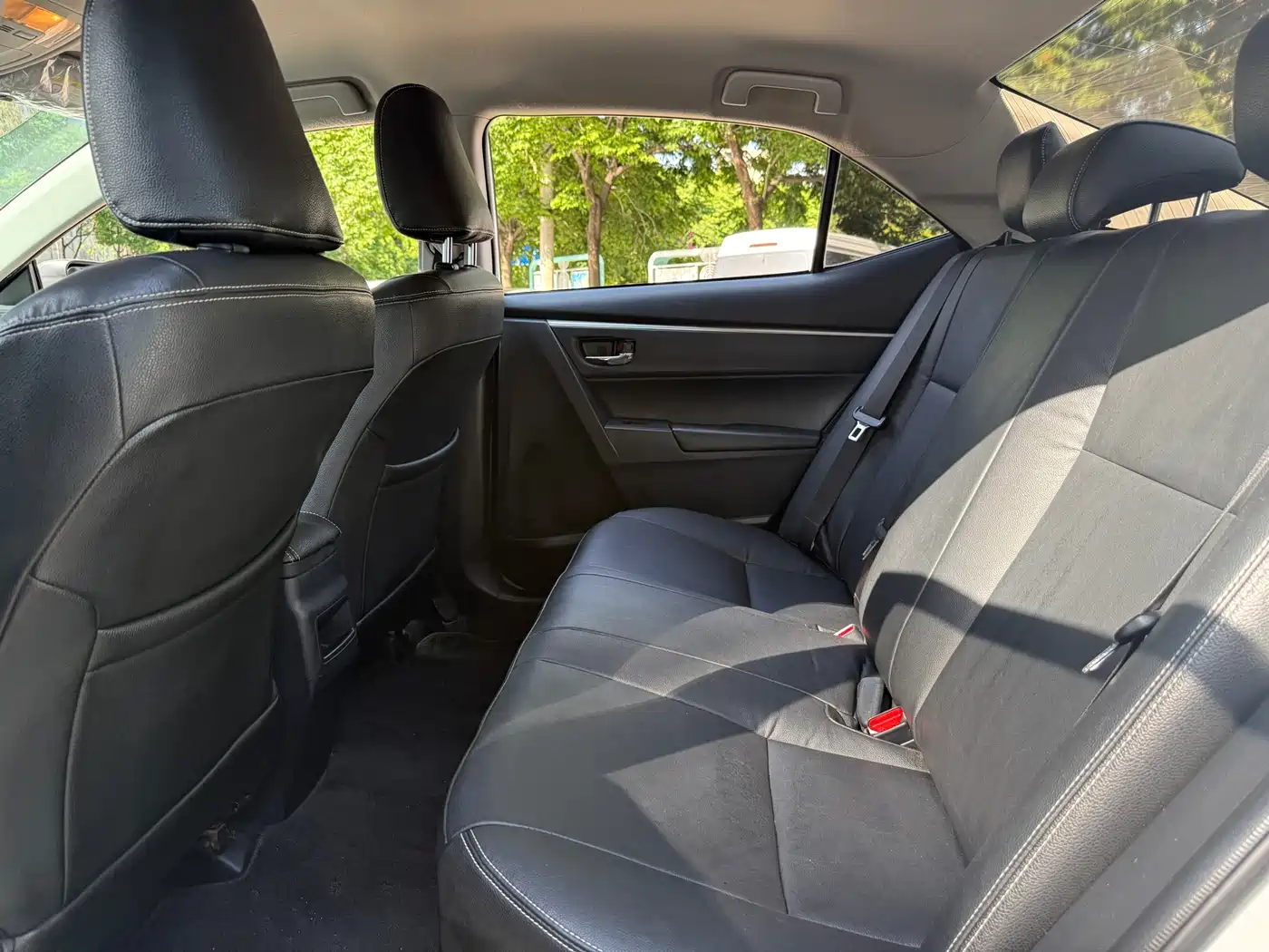 Toyota Corolla 2017 Facelift 1.2T Manual GL фото 9