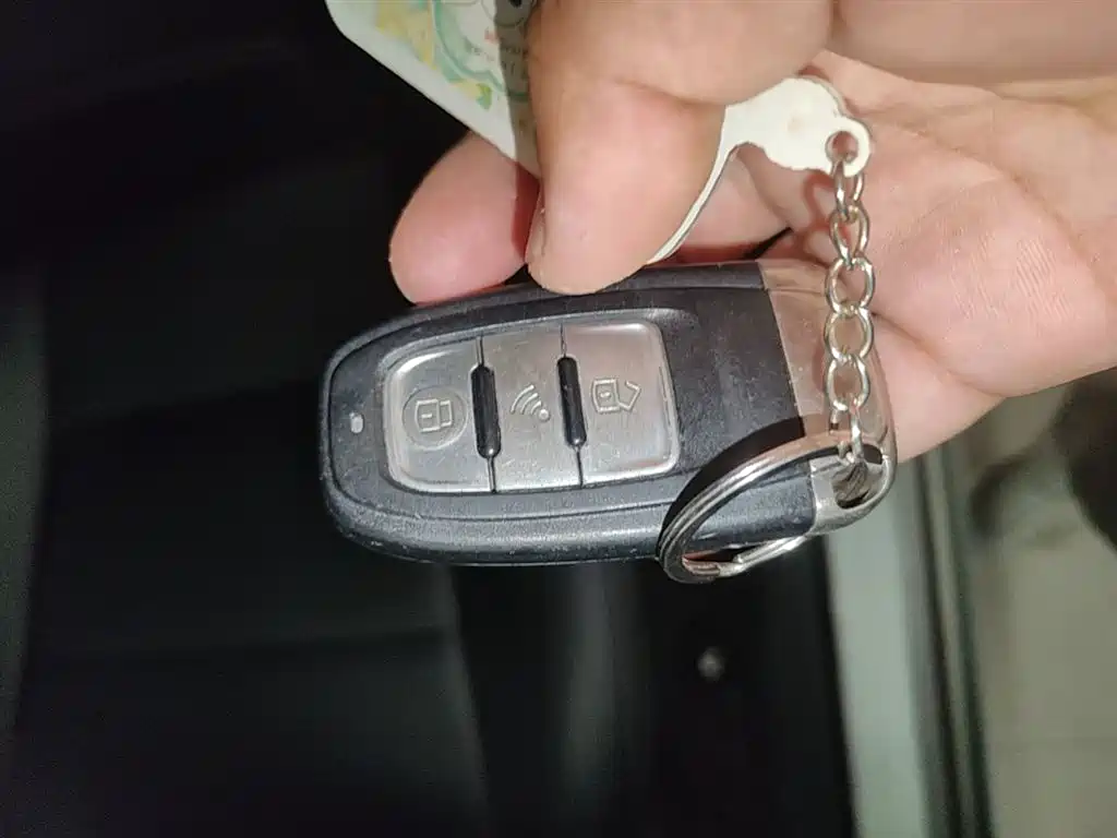 Toyota RAV4 Rongfang 2015 2.0L CVT 2WD Trend Edition фото 17