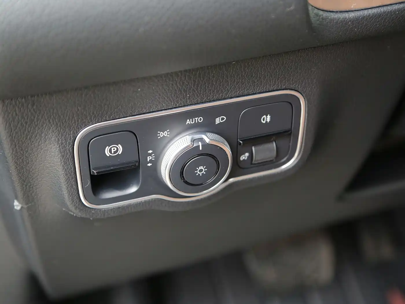 Mercedes-Benz GLB 2020 Facelift GLB 200 Style фото 16
