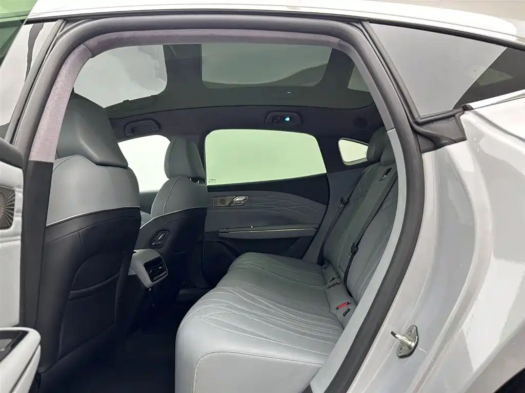 Geely Galaxy Galaxy E8 2025 700km Long Voyage Smart Drive Edition фото 20
