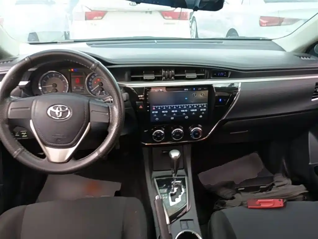 Toyota Corolla 2014 1.6L CVT GL-i фото 10