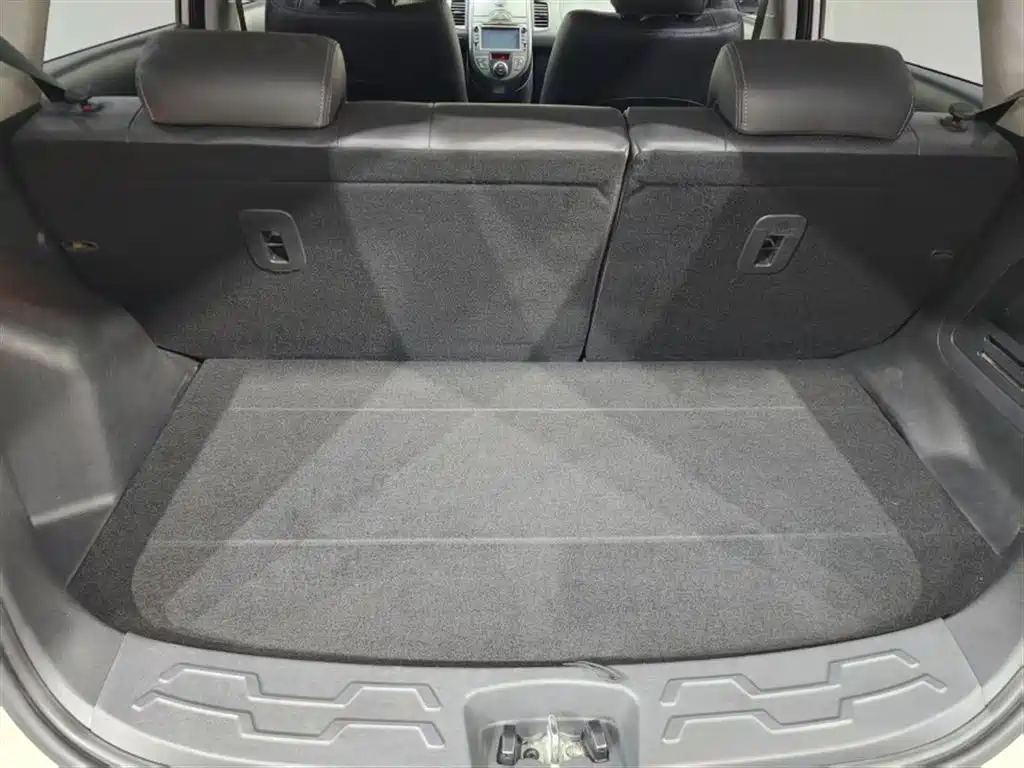 Kia Soul 2013 1.6L AT Premium фото 20