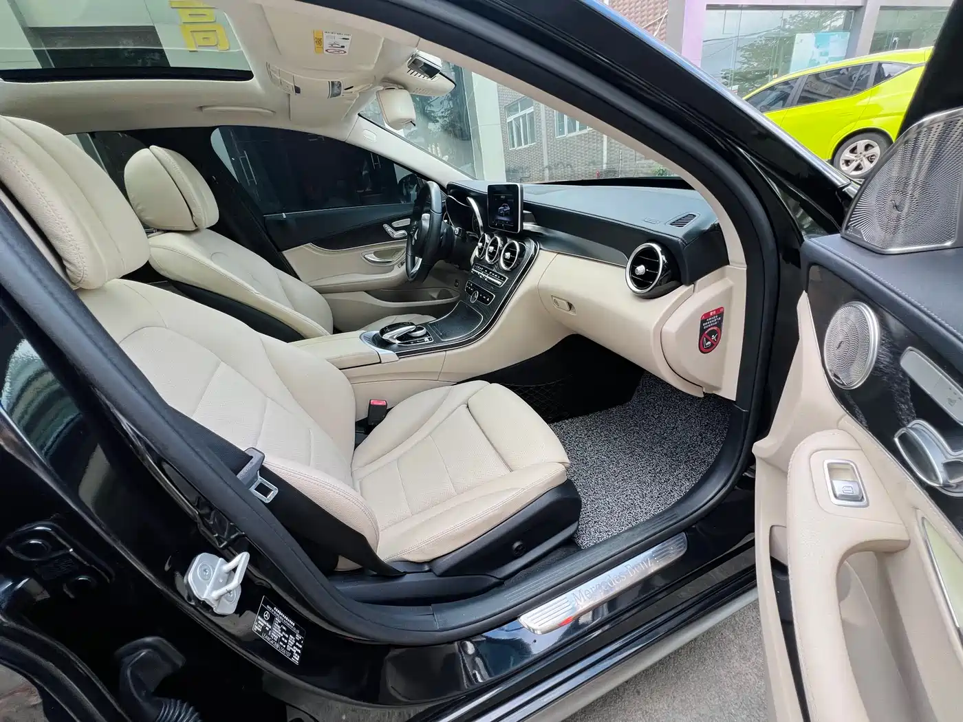 Mercedes-Benz C-Class 2015 C 200 L Sport фото 38