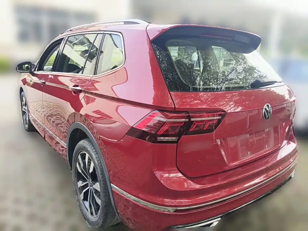Фото 7 - Volkswagen Tiguan L