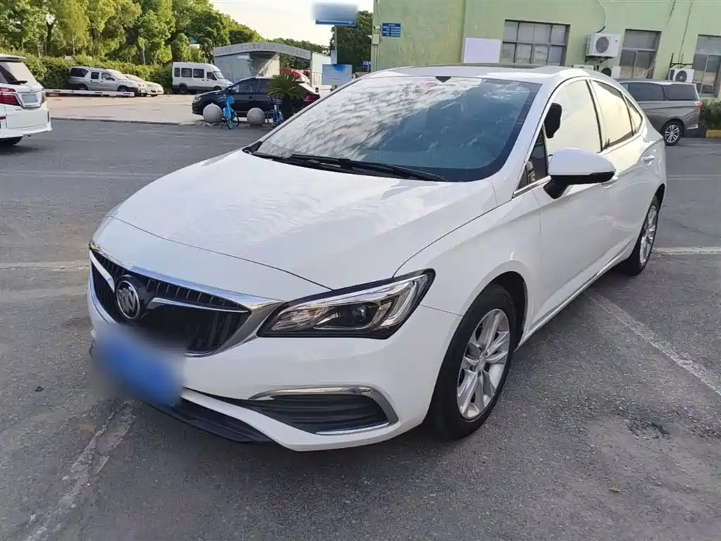 Buick Verano 2019 Sedan 20T Dual Clutch Elite фото 2