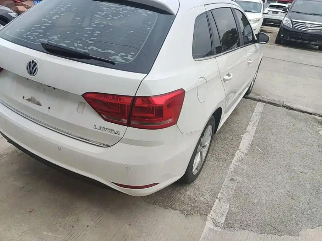 Volkswagen Lavida Tour 2019 2017 180TSI DSG Comfort Edition