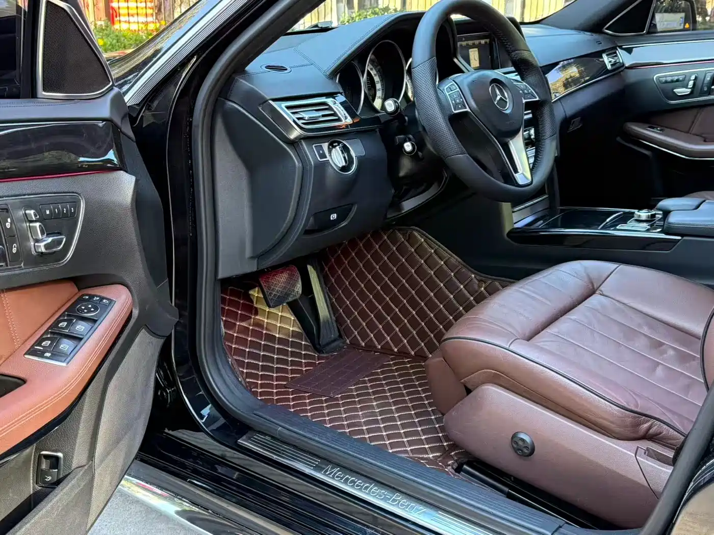 Mercedes-Benz E-Class 2015 E 320 L Luxury 4MATIC фото 8