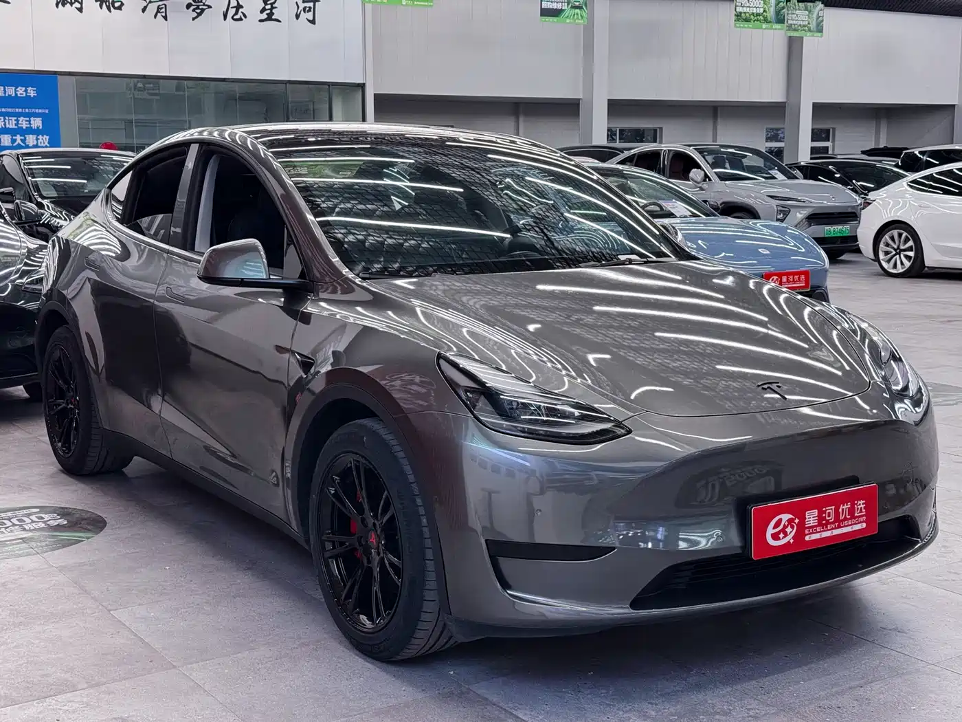 TESLA MODEL Y